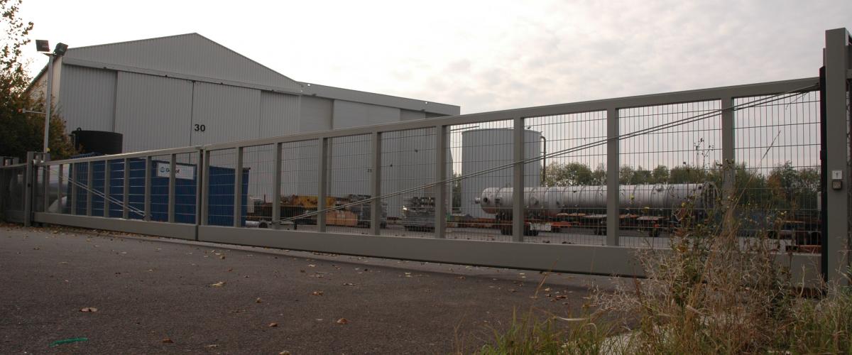 Dubbele zelfdragende schuifpoort type Senior Large - 24 meter opening